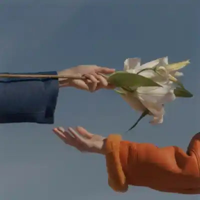 دانلود آهنگ  رو درو دیوار این شهر از محمد زارع