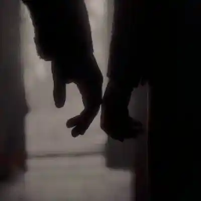 دانلود آهنگ  امشب تموم عاشقا با ما میخونن یک صدا
